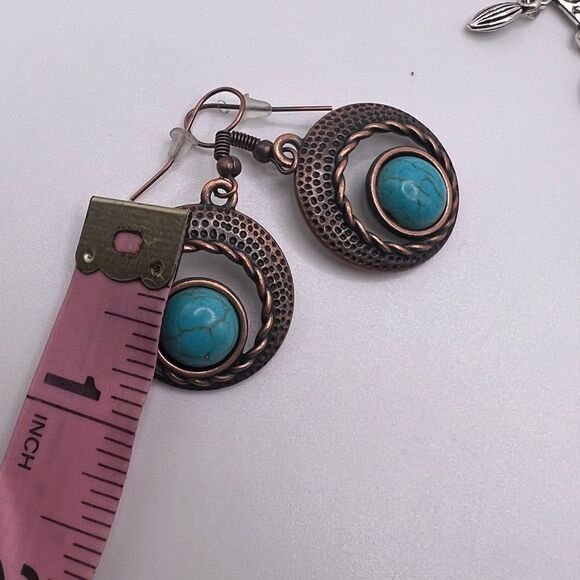 Set of 4 EUC Like New Paparazzi Statement Costume Earrings - Fashion Earrings - Picture 14 of 14